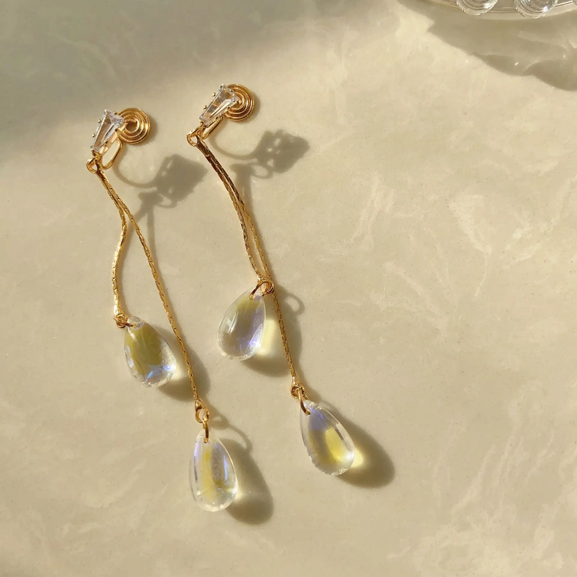 ต่างหูแบบหนีบทรงหยดน้ำเพื่ออาร - Tippet Line บทวิจารณ์และราคา